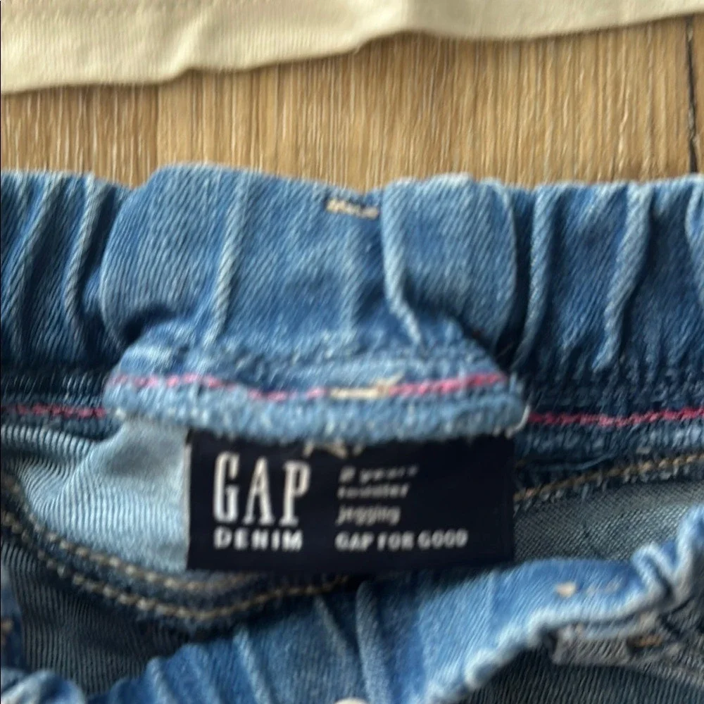 Gap Girls 4 Piece Outfit Jeans Tops Sweaters Size‎ 2T